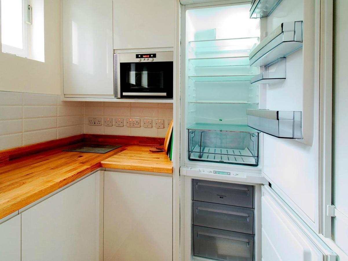 Serene Townhouse With Parking ลอนดอน ภายนอก รูปภาพ
