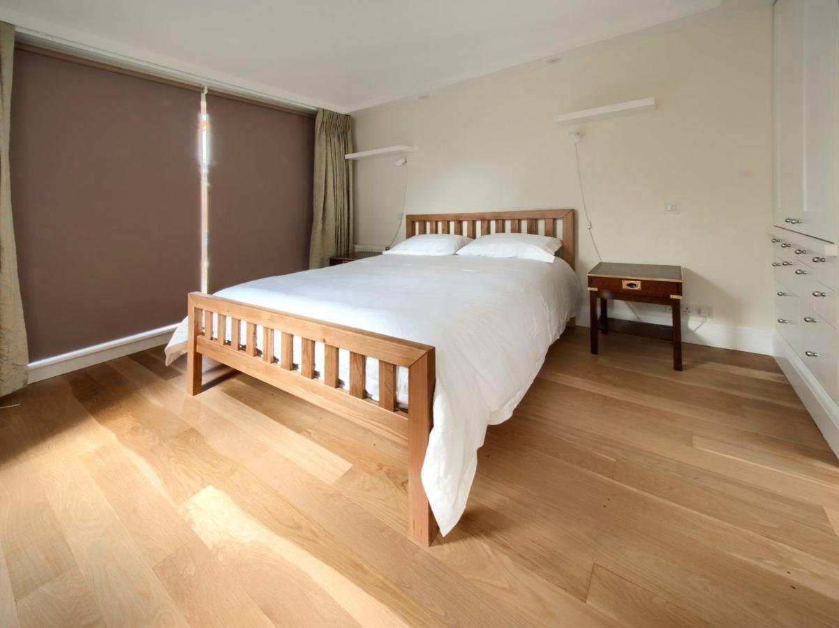 Serene Townhouse With Parking ลอนดอน ภายนอก รูปภาพ